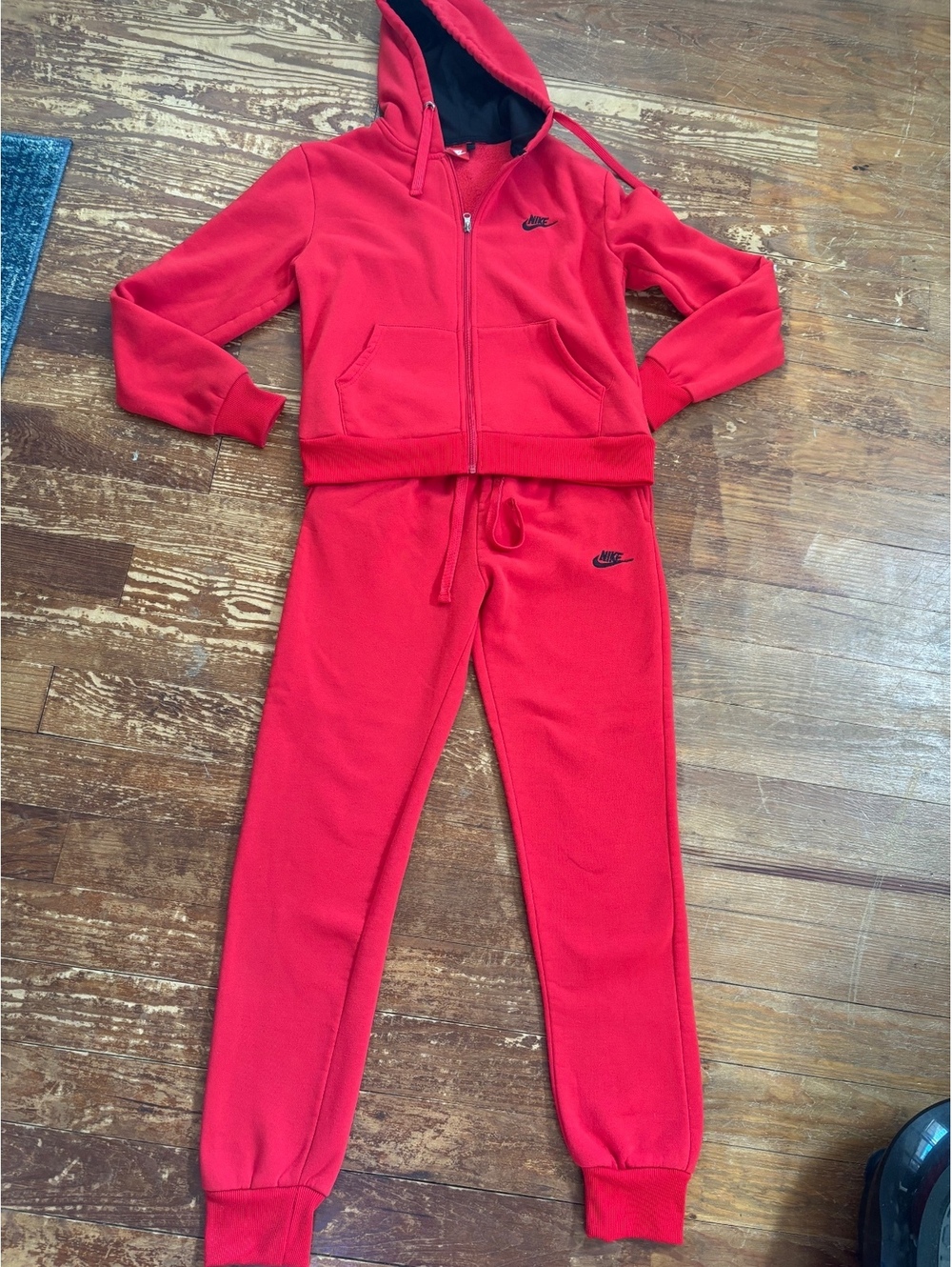 Nike sweatshirt and sweatpants set womenโs red size medium